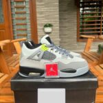 Air Jordan 4 Retro – Men’s Sneakers