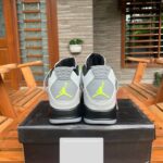 Air Jordan 4 Retro – Men’s Sneakers