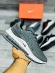 Nike Air Max 720 Sneakers