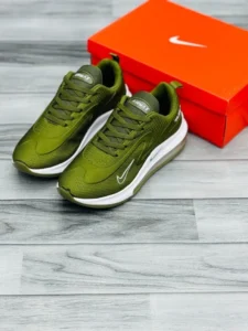 Nike Air Max 720 Sneakers