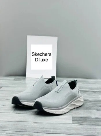 Skechers Dluxe Memory Foam 3.7