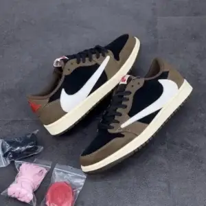 Travis Scott x Air Jordan 1 Low Shoes