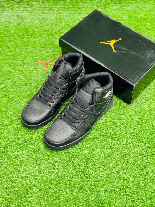 Nike Air Jordan 1