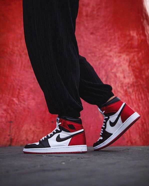 Nike Air Jordan 1 (Black & Red)