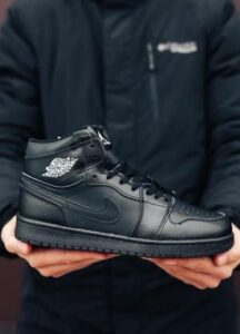 Nike Air Jordan 1 (Full Black)