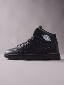 Nike Air Jordan 1 (Full Black)
