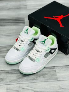 Nike Air Jordan Retro 4