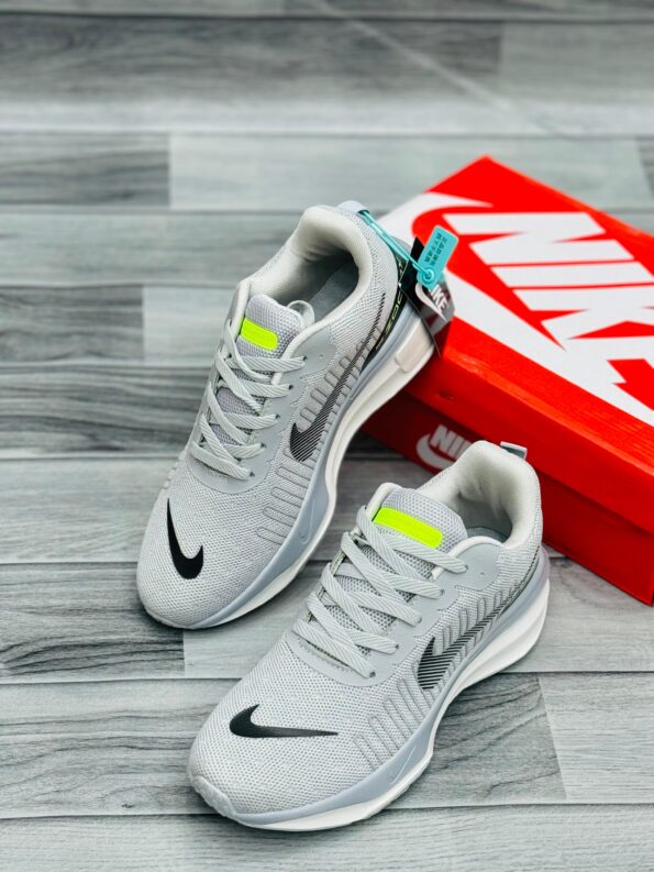 Nike Invincible 3 Running